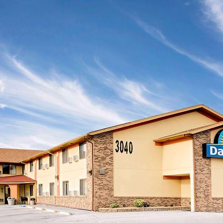 Days Inn By Wyndham Fort Dodge Exterior foto