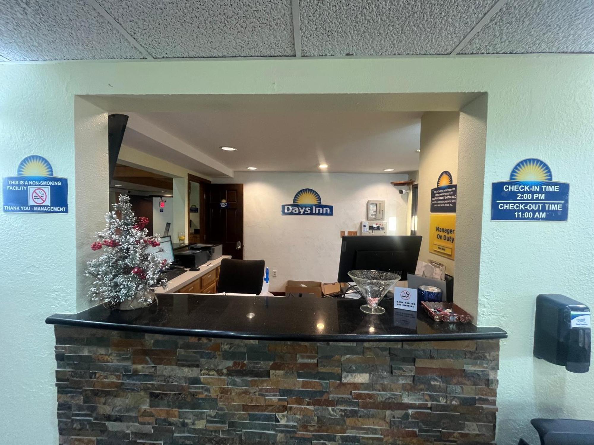 Days Inn By Wyndham Fort Dodge Exterior foto